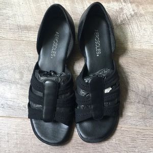 🌘 Aerosoles Black Sandals